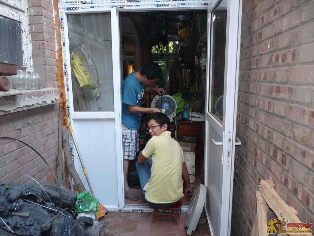 呵呵，小严和苹果在给带锯会诊