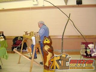 Buckhorn_Heritage_Day_-_Misty_Hollow_Carving_-_Spring_Pole_Lathe_1_-_Feb_20__2010.jpg