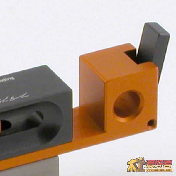 zoom_TM1_05.jpg