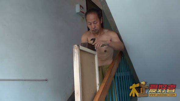 利用楼梯栏杆