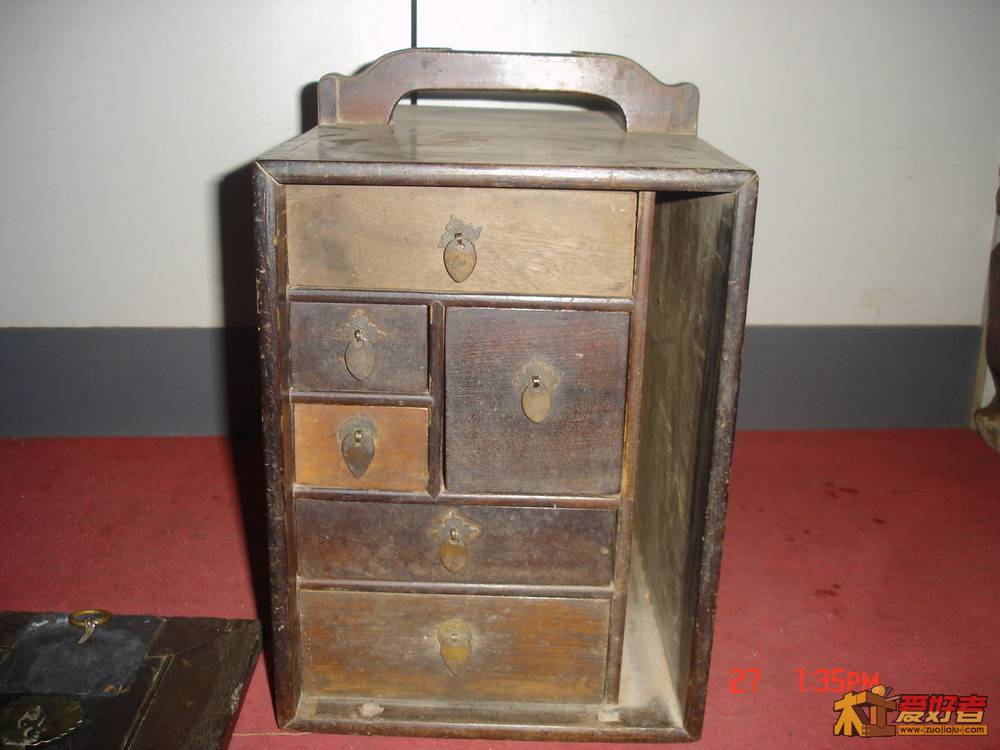 金丝楠木药箱A 38x23x31 01.jpg
