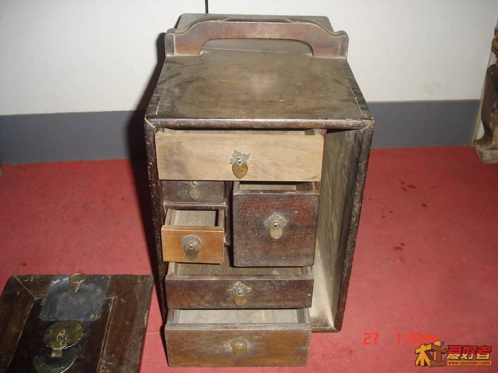 金丝楠木药箱A 38x23x31 02.jpg