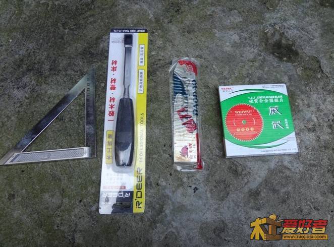 新买的必备工具，没办法才买的，一共花了40，买个板凳都没40了，哎。。。