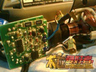 借用下图片。调速器电路板