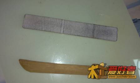 用破箱子做的小刀