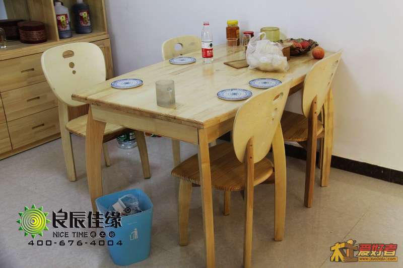 餐桌.jpg