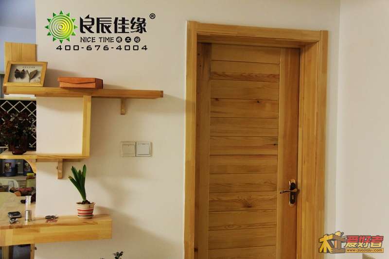 主卧 转角储物架.jpg