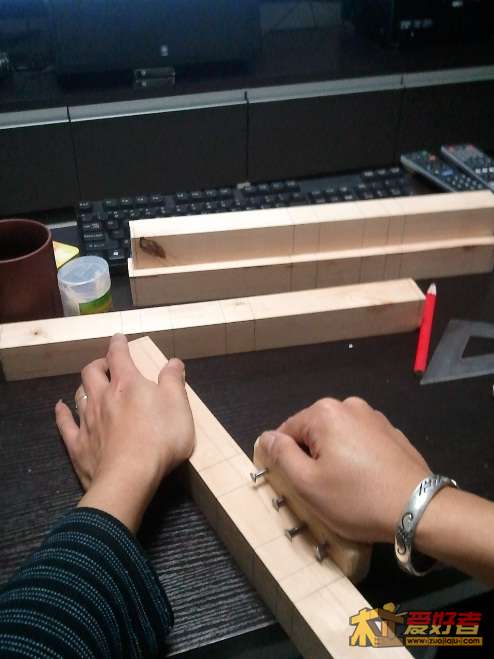 012-勒子是个好东西!这次的成品比第2次作业要精细些,很大的原因在于画线准确,勒子功不.jpg