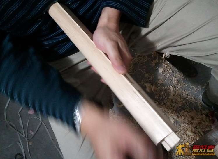 093-边线干净后,继续修外圆.jpg