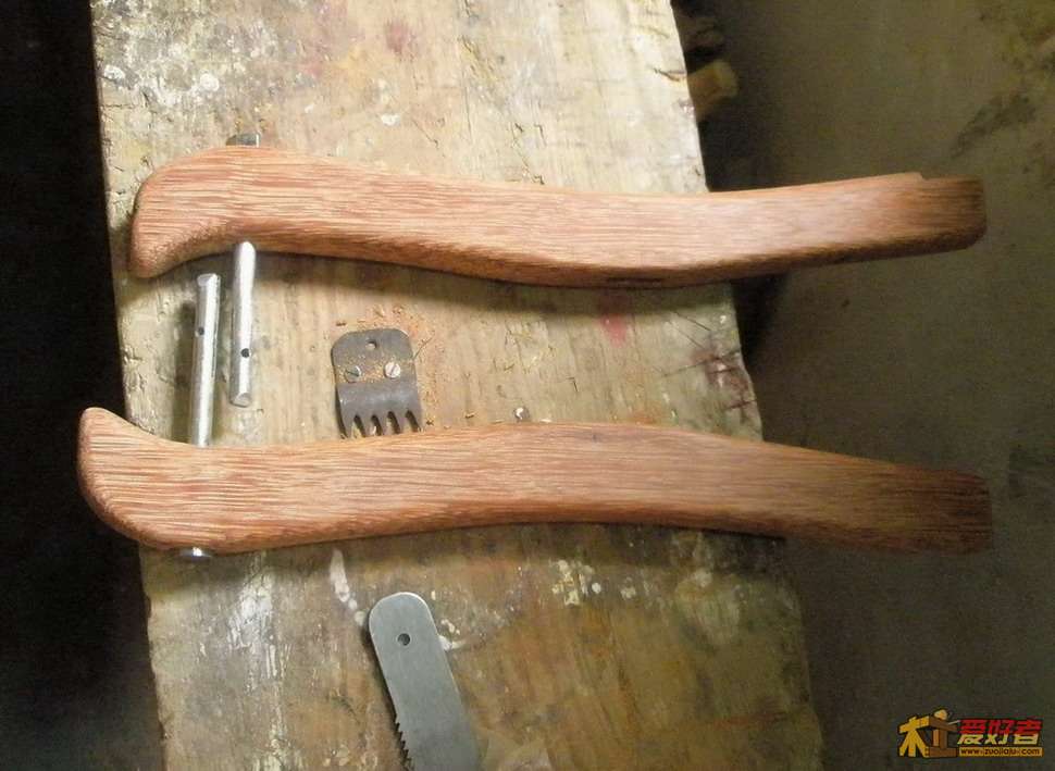 图4制作框架锯-锯钮3