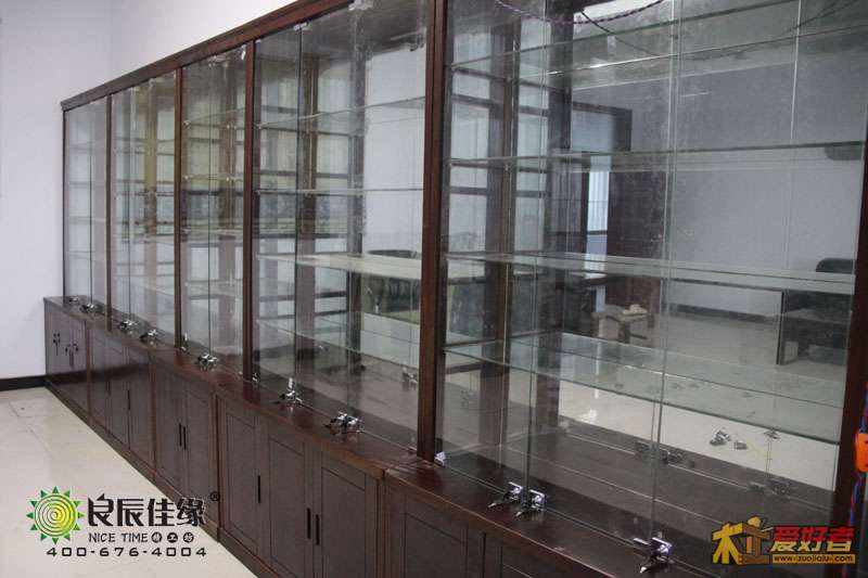 展示柜一组3.jpg