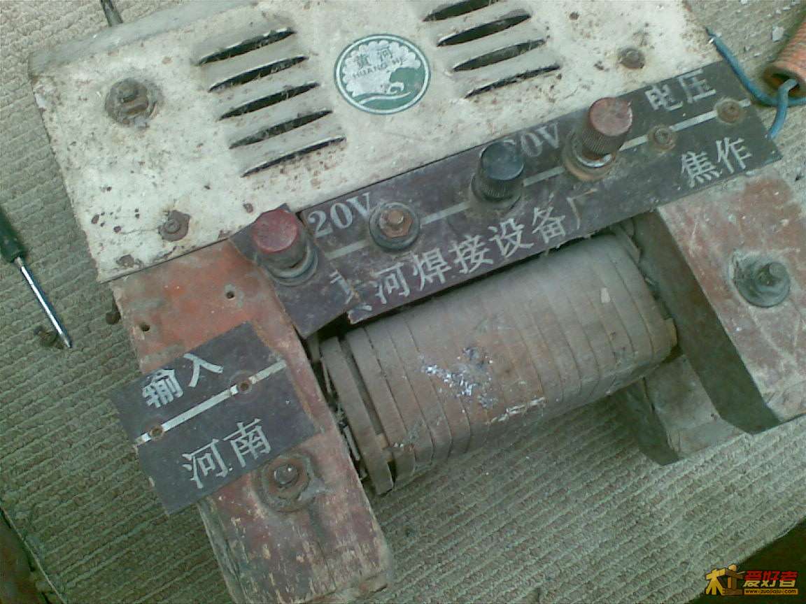 焊机接线板坏了，维修。.jpg