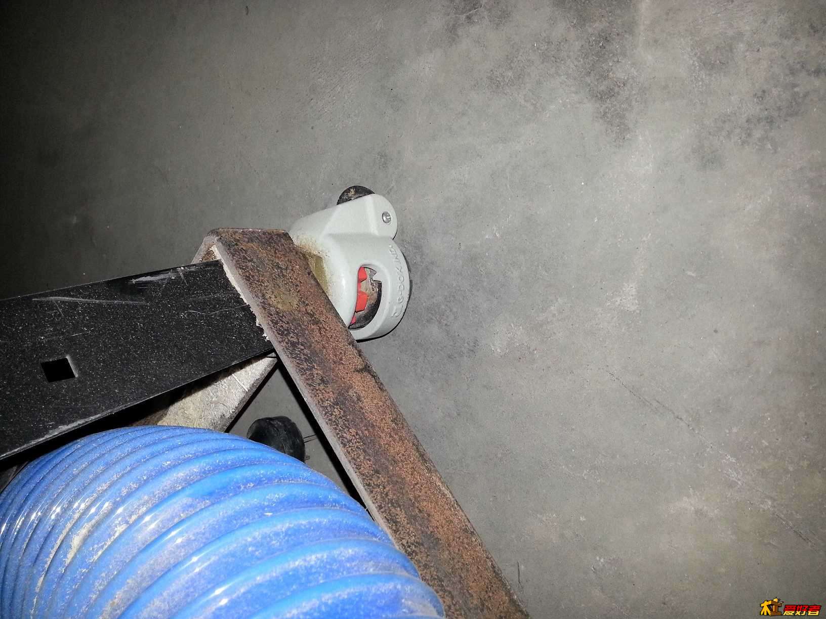 调节脚轮