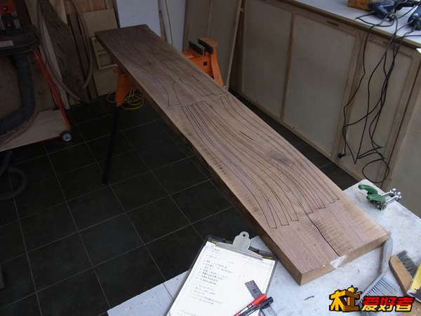 20083716hy11b56d6audrf.jpg
