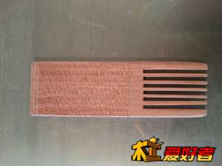 给姑娘做的玩具木梳。