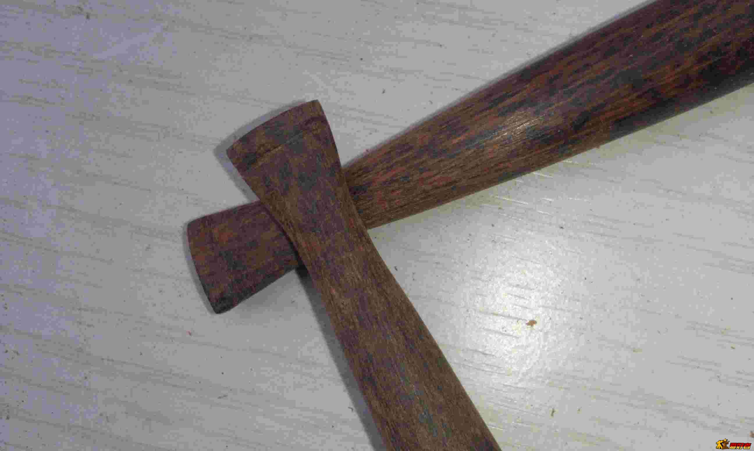 用吊磨修出咬嘴