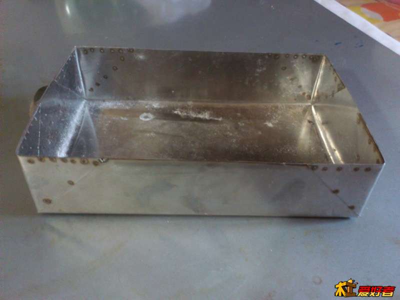 这个是我20分钟做好的不锈钢盒子