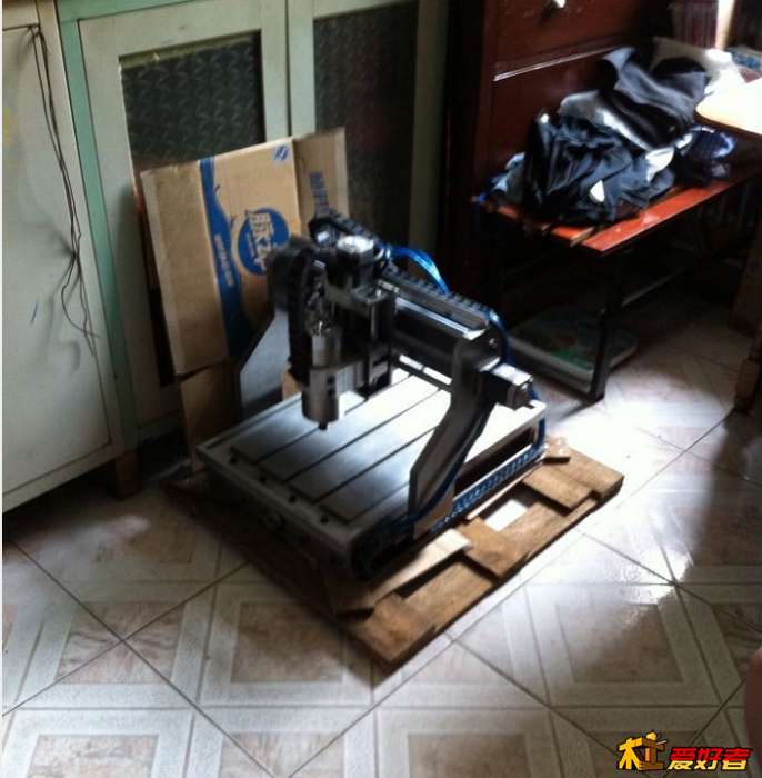 先看看我的大玩具，挺重～～