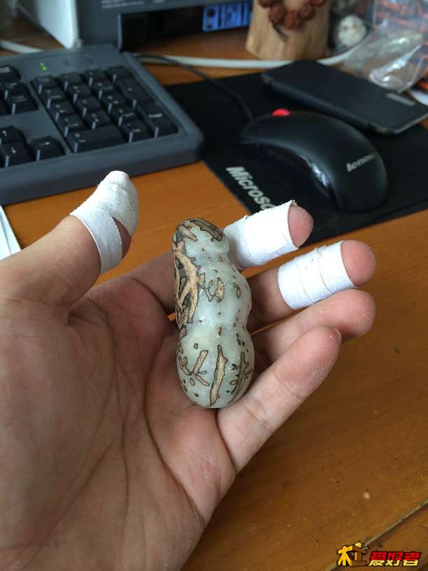 出了腰线