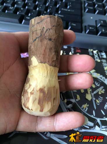 上刻刀，慢慢的啃