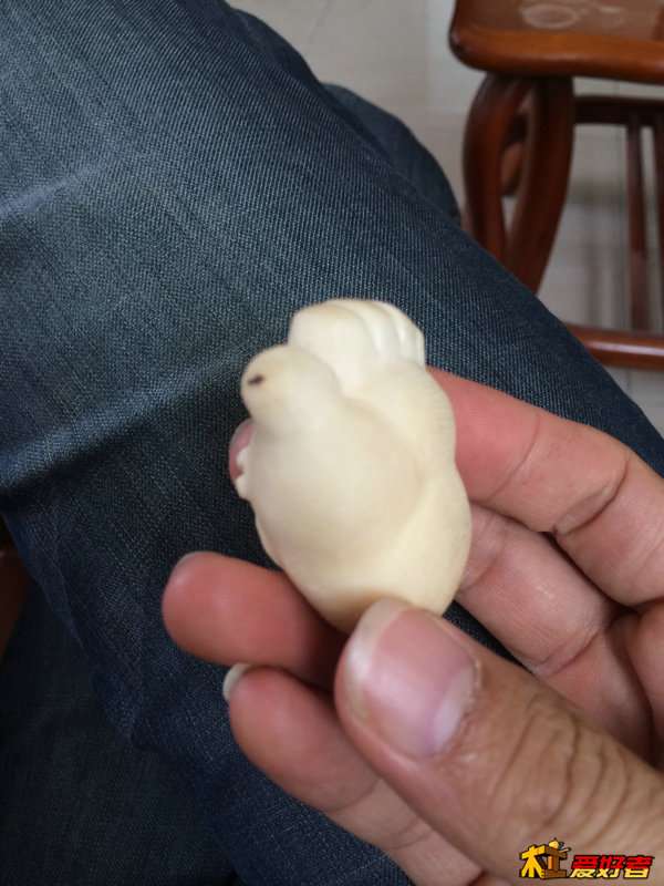 让脚趾更圆润，刻刀扣脚丫缝
