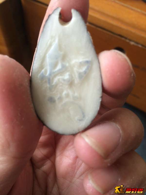 直接用直流小电磨带着磨头慢慢的修外形