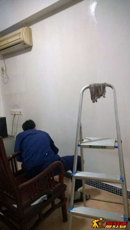 刷漆中