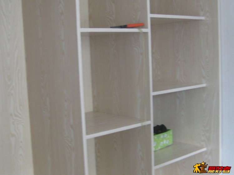 衣柜右边的功能区