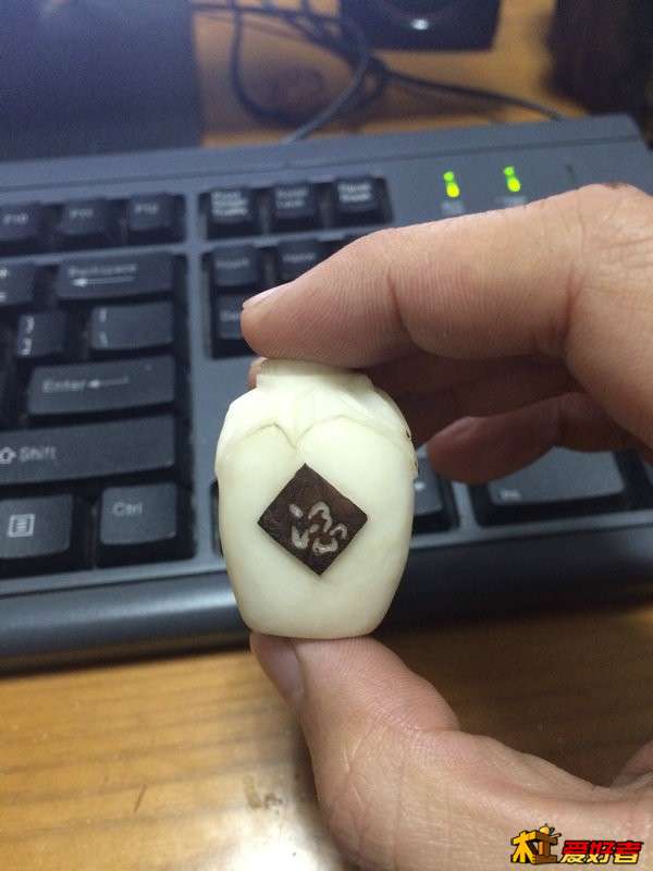 抄袭的小酒坛子