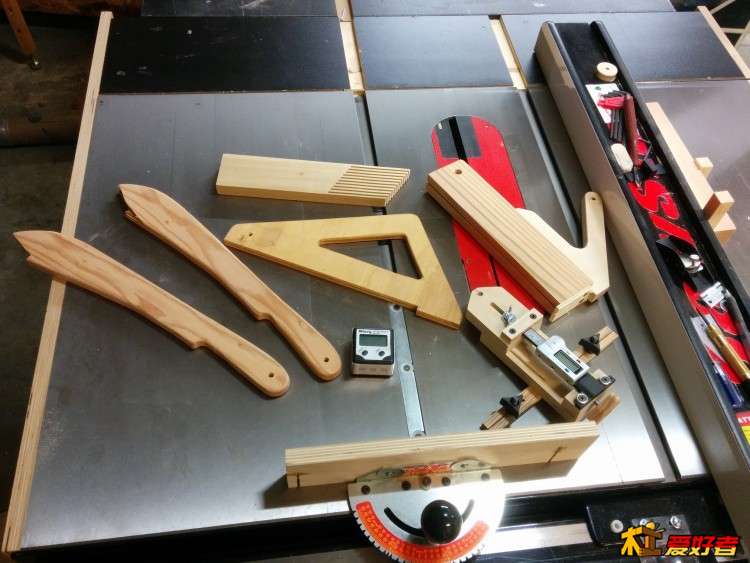 配合台锯的DIY辅助工具