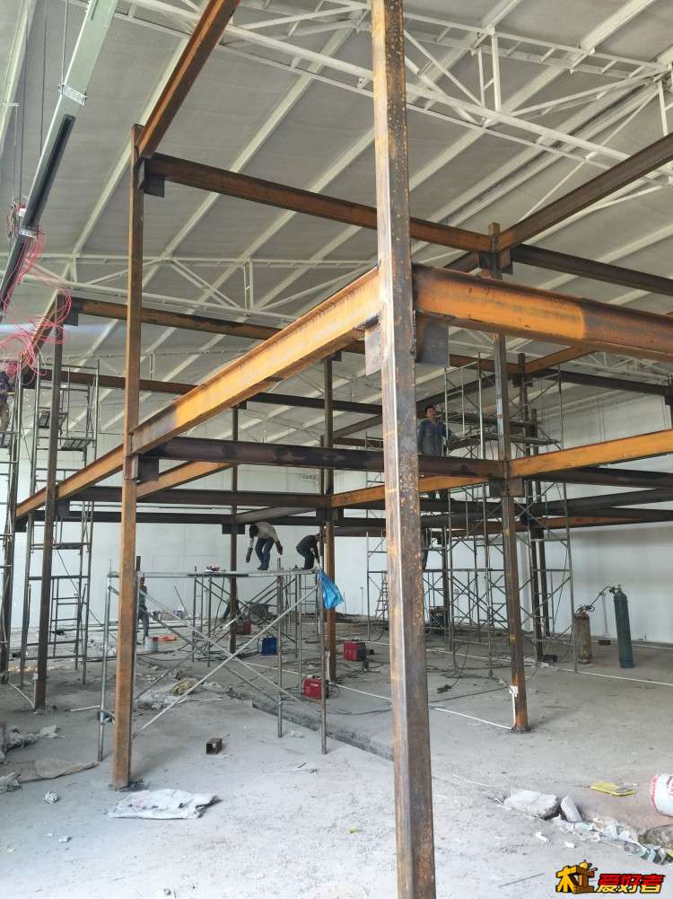 俱乐部内部钢结构独立建筑，我们俱乐部设计大神兰岸的作品