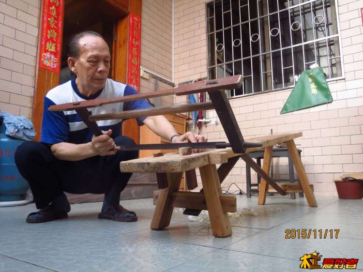 07凳.JPG