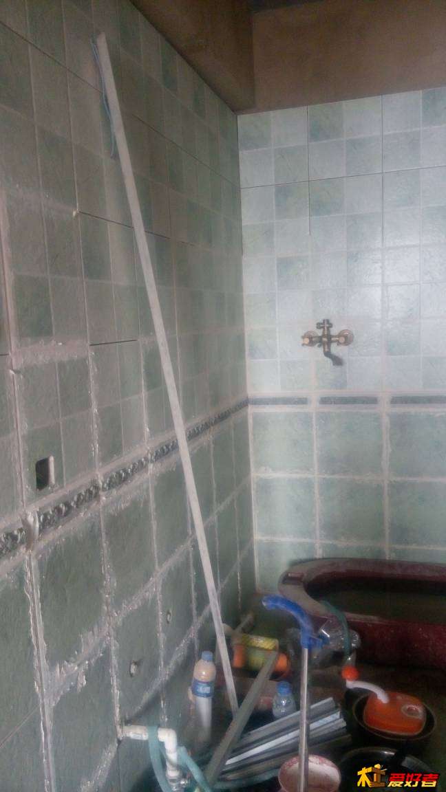 232850va1aqfm463a6ez1m.jpg