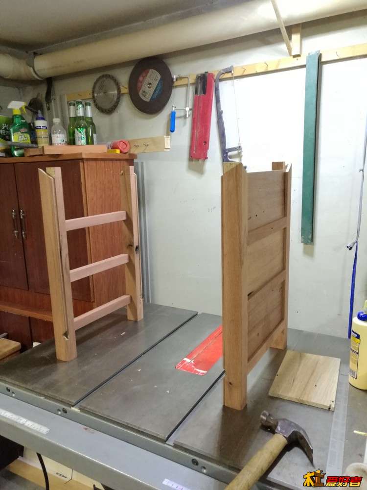 开始拼装下部柜体