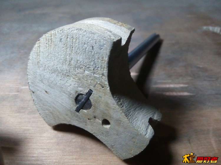 轴以前是螺铨，现在换成硬质光轴