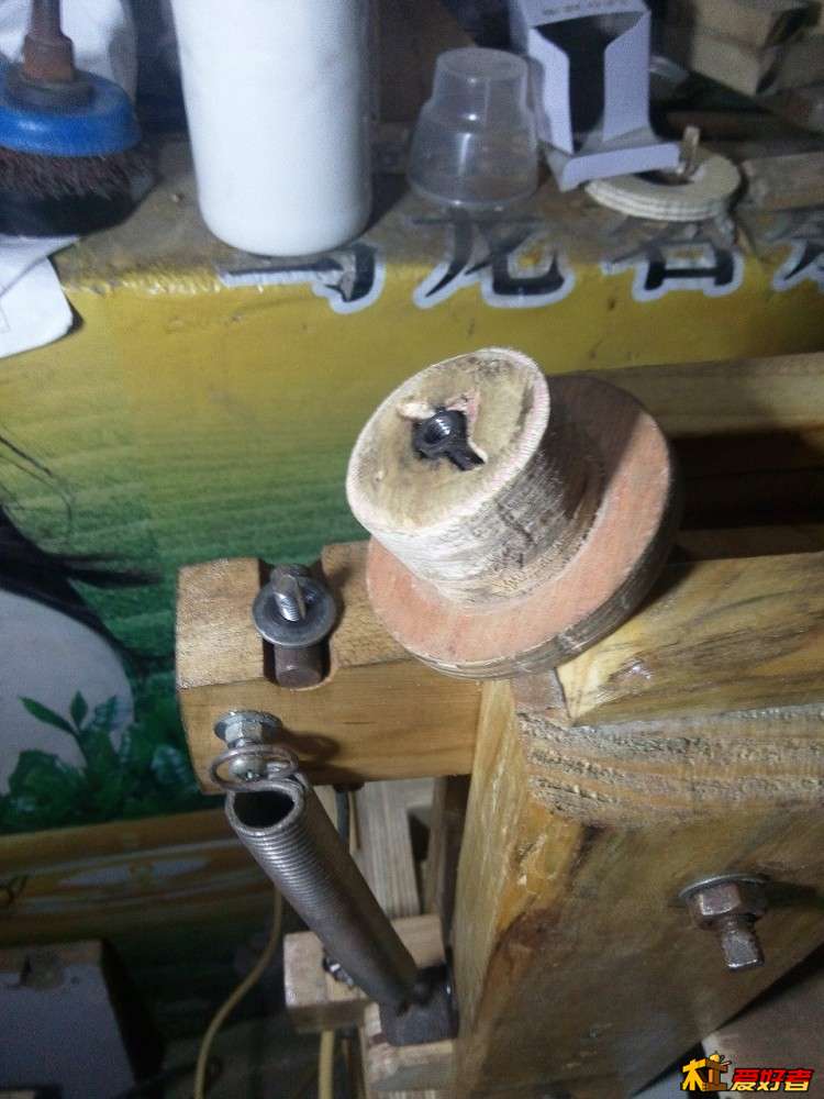 涨紧上半部分细节，涨紧螺母