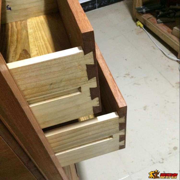 第一次做燕尾榫感觉还可以
