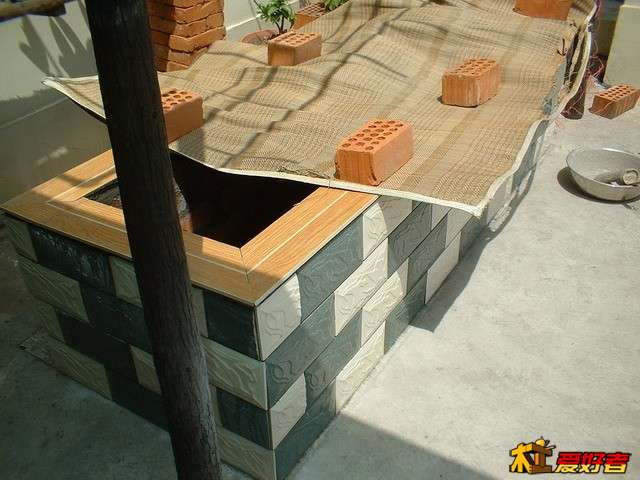 033再砌花坛.JPG