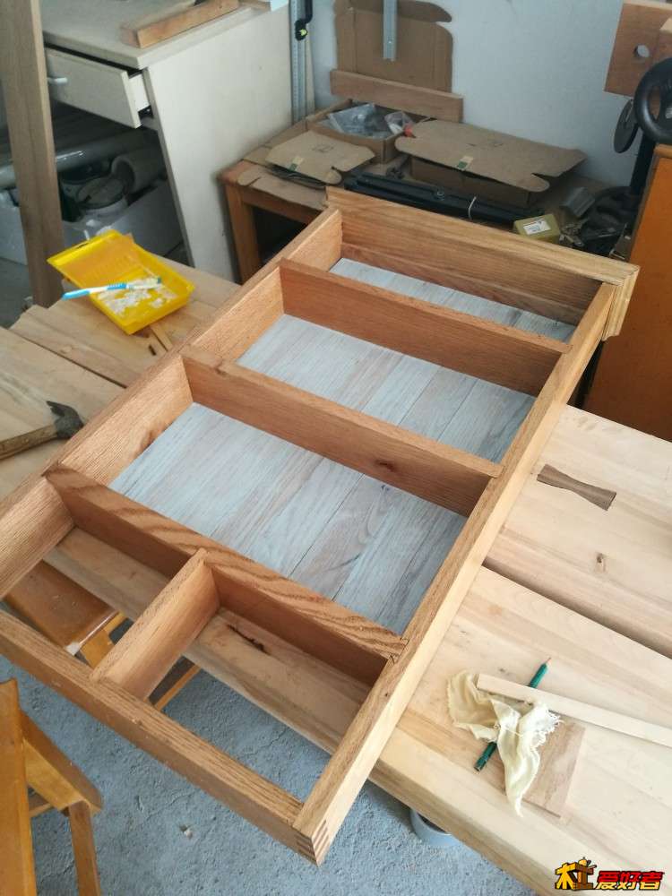 复制小黑老师的浴室小挂柜，用了40个小时的搞了一个。