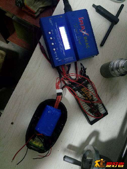 202736la8fy3g35580sh5v.jpg