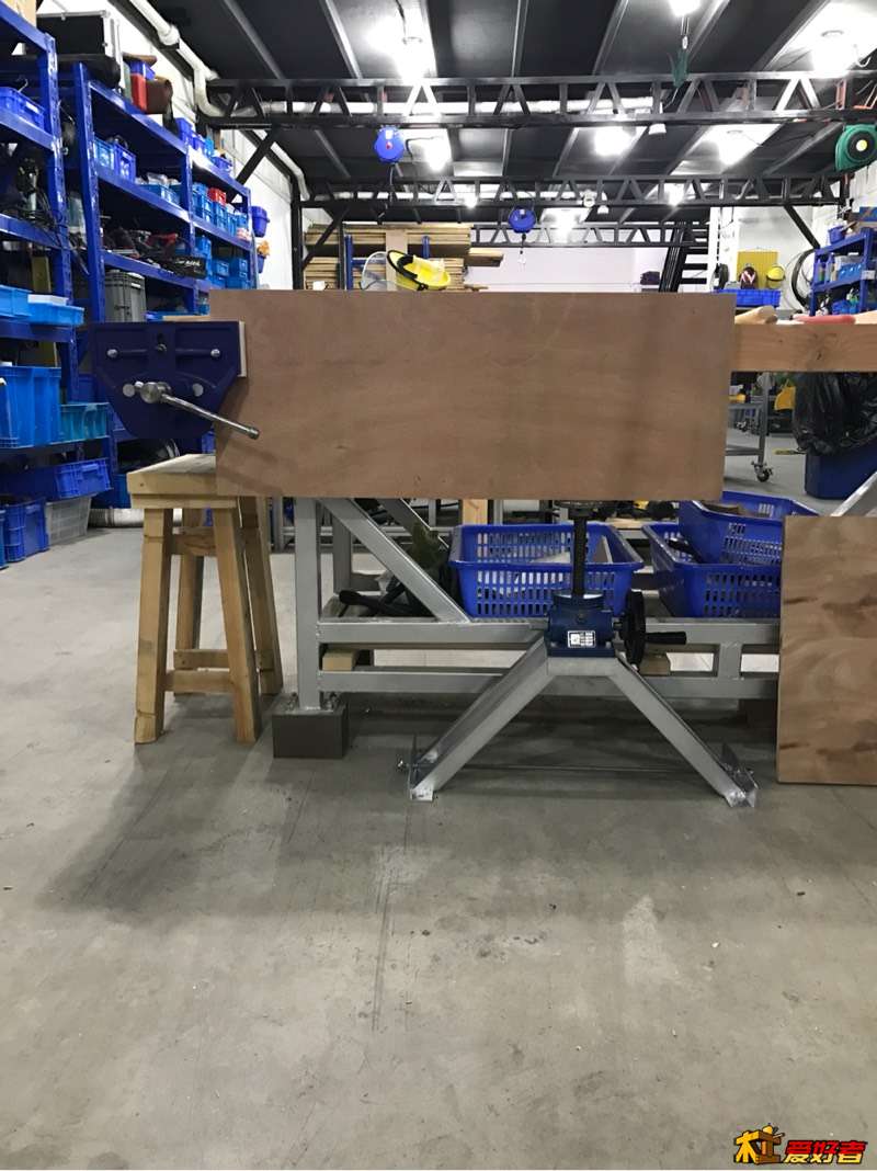 134807lb85b0lzw5806je5.jpg
