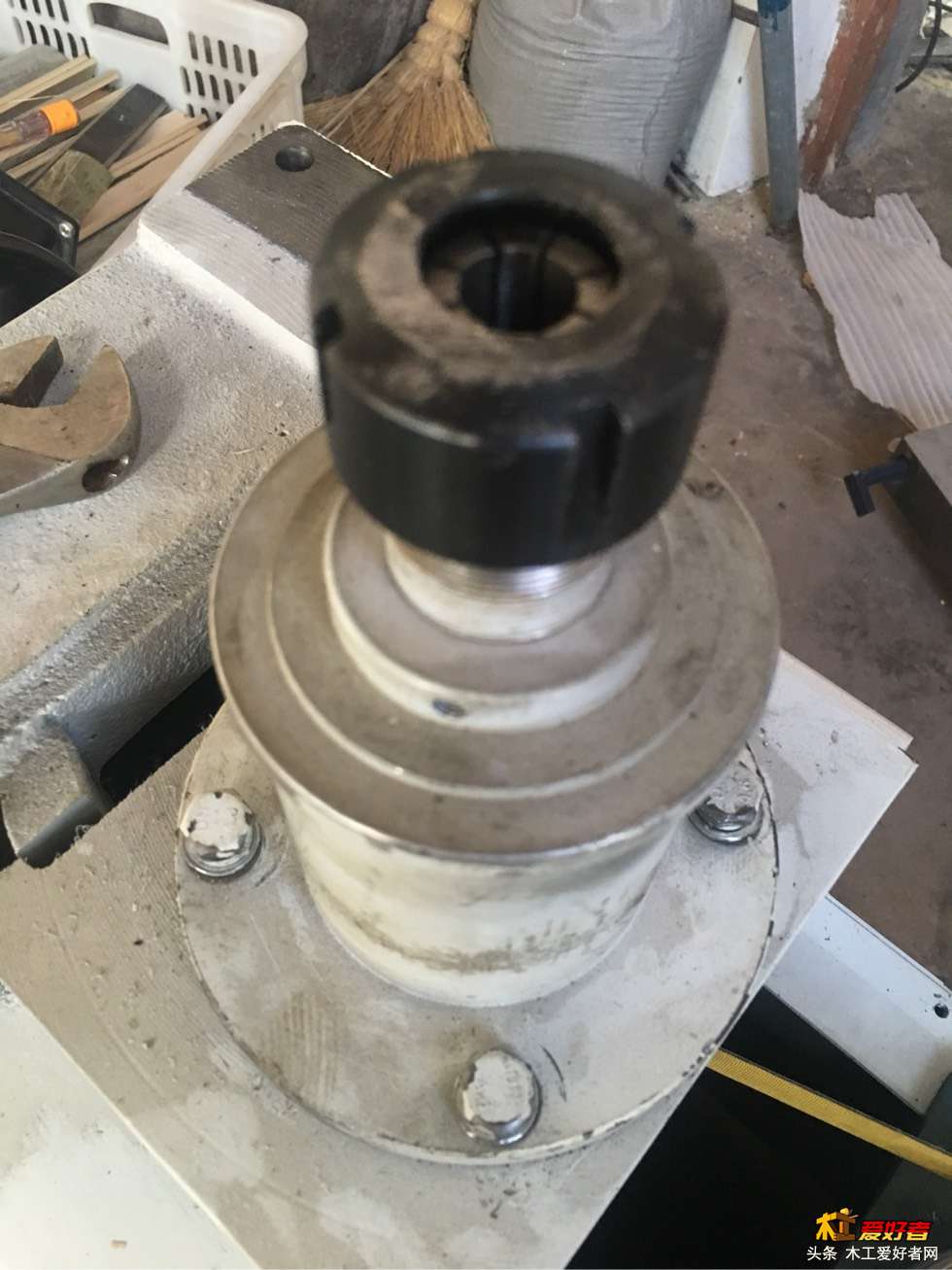 102035t882az3bfi43curi.jpg