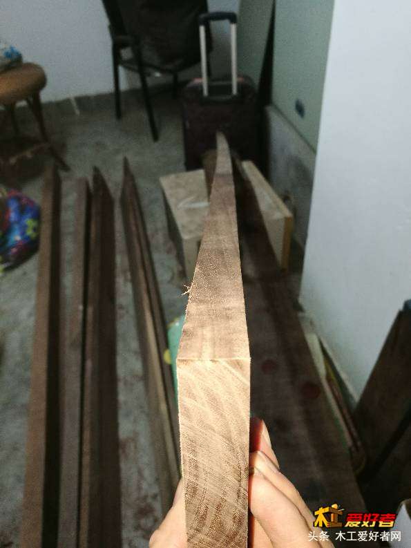 233209sg4xjzuk1g100bxs.jpg
