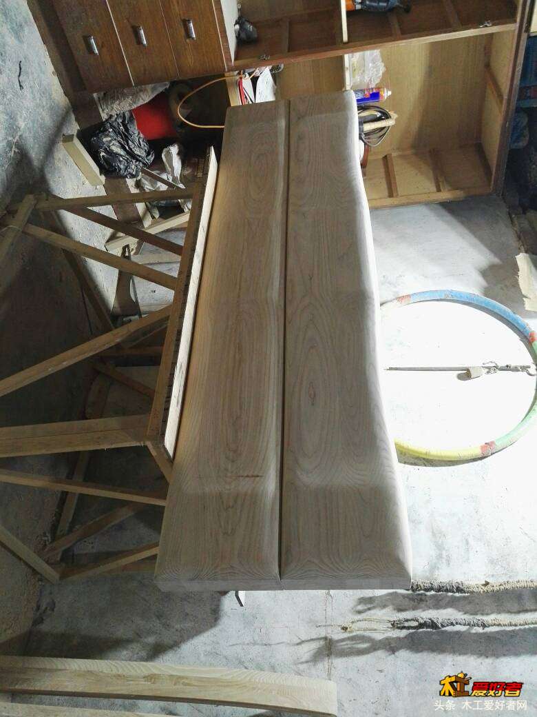 230025v51ium1dzjd8mca6.jpg