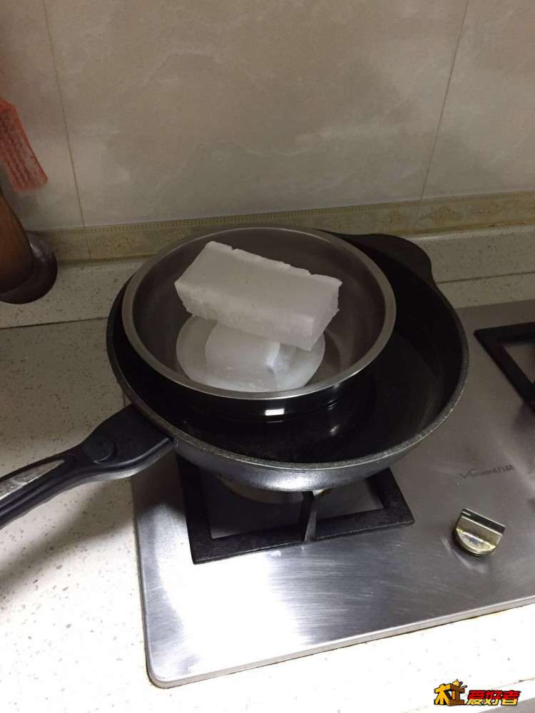 6-2-用盆隔水把石蜡化开.jpg