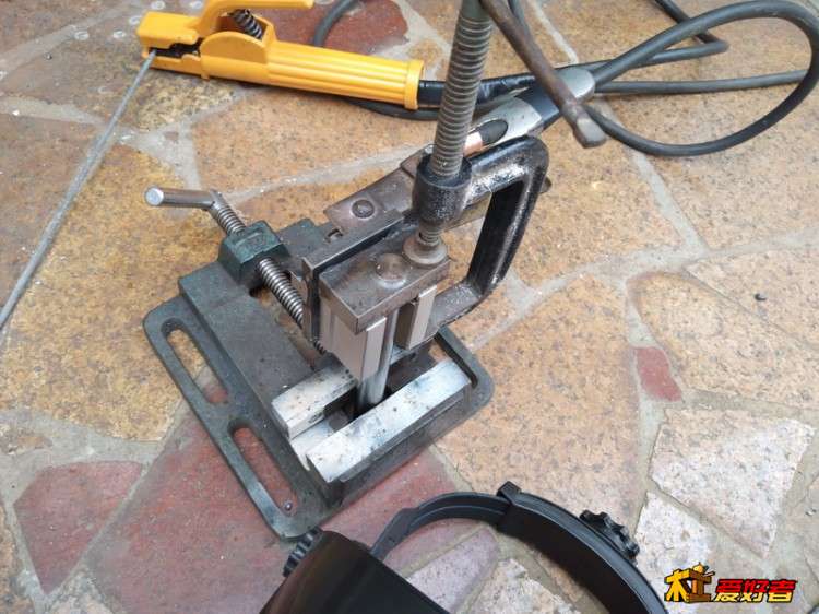 a10-定位器旋转轴承座制作.jpg