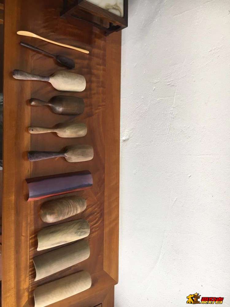 1904865112.jpg