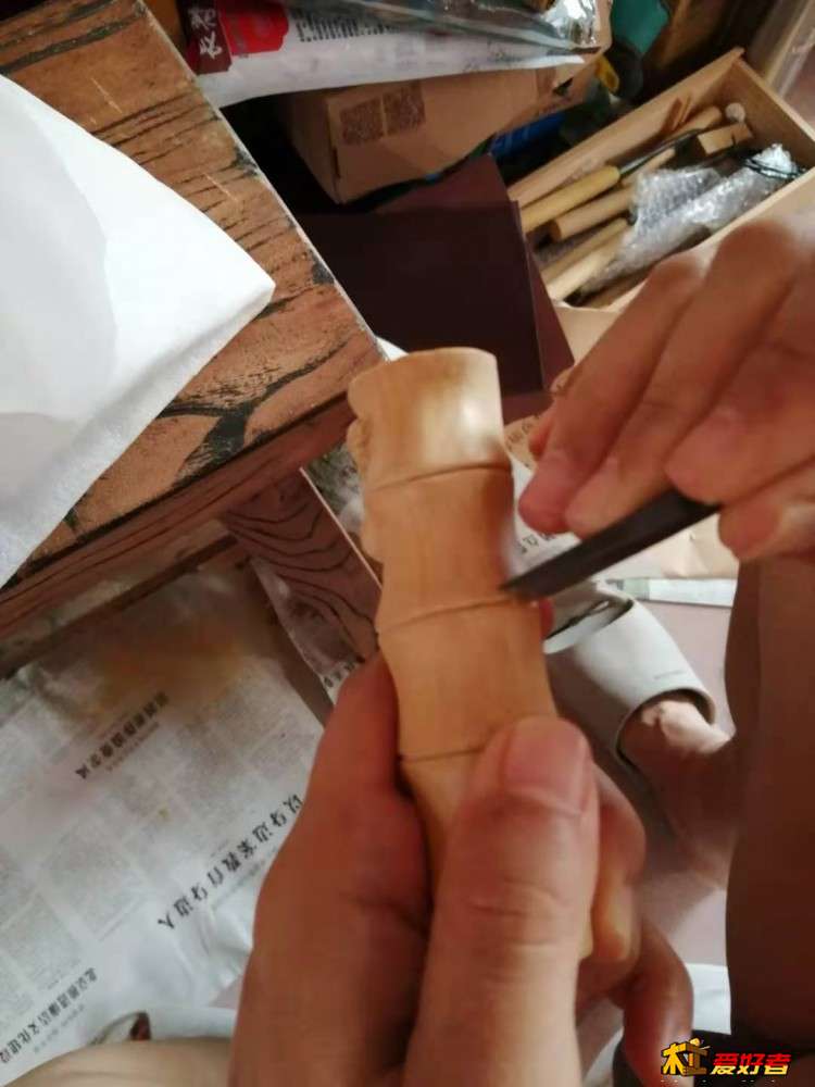 黄杨木仿竹根“澄心”笔搁02.jpg