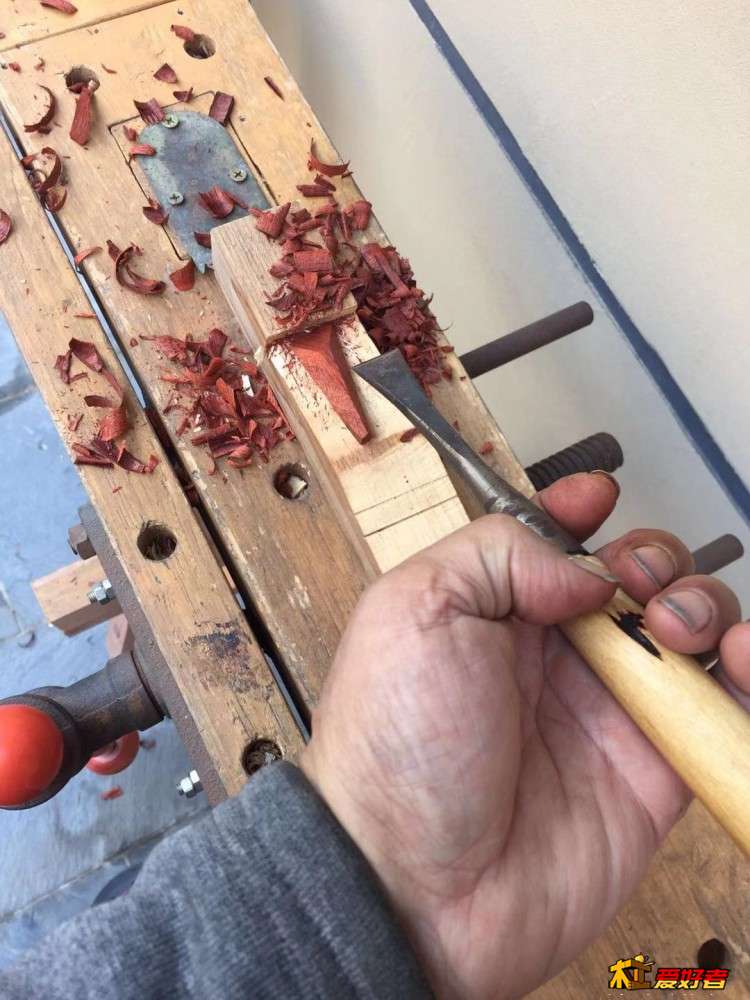 3-1-用凿刀修大型.jpg