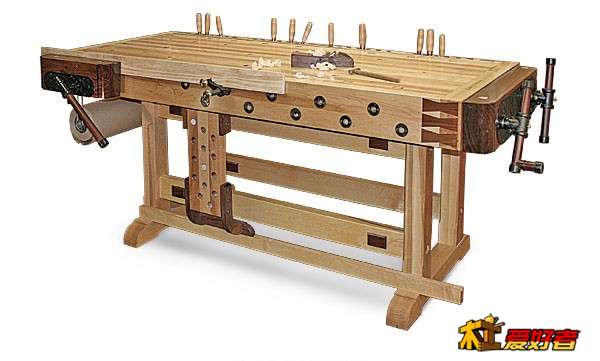 011223082_01_custom-essential-workbench_xl.jpg